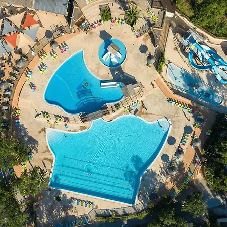 Camping Zecamping 5 étoiles Club Enfant Parc Aquatique Bat Et Restaurant