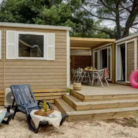 ZEcamping 5 étoiles club enfant parc aquatique bat et restaurant Camping