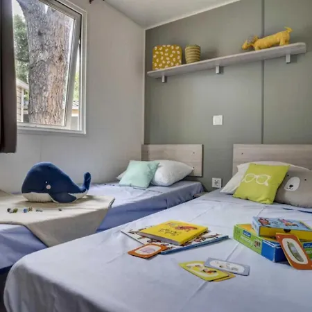 Camping Zecamping 5 Etoiles Parc Aquatique Animations Locatif Tv Lv Bbq 39M2 Argelès-sur-Mer