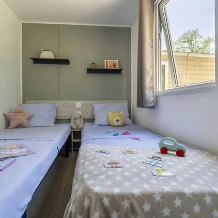 ZEcamping 5 étoiles club enfant parc aquatique bat et restaurant Camping Argelès-sur-Mer