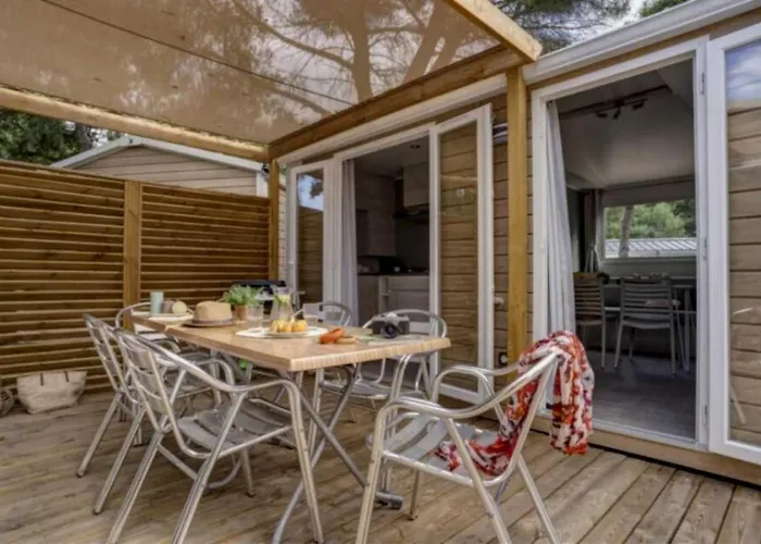 Zecamping 5 Club Enfant Parc Aquatique Bat Et Restaurant Campsite