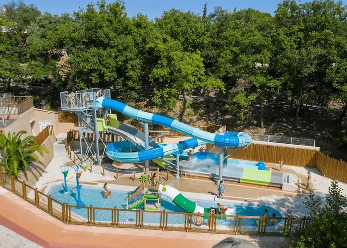 Campsite Zecamping 5 Club Enfant Parc Aquatique Bat Et Restaurant