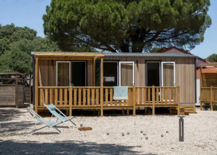 Zecamping 5 Club Enfant Parc Aquatique Bat Et Restaurant Campsite