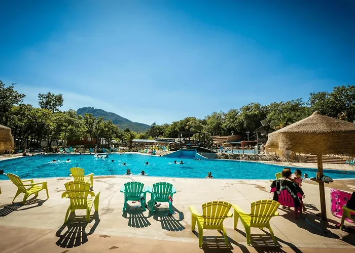 Zecamping 5 Club Enfant Parc Aquatique Bat Et Restaurant Campsite