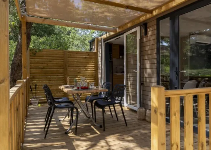 Campsite Zecamping 5 Club Enfant Parc Aquatique Bat Et Restaurant 5*